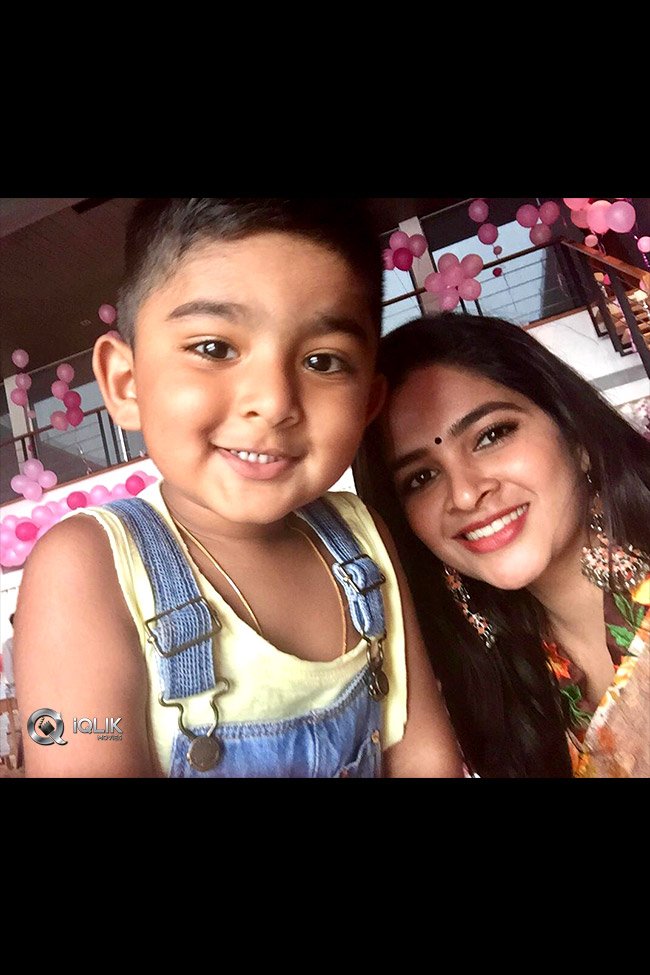 Madhumitha-in-VVR-Special-Gallery